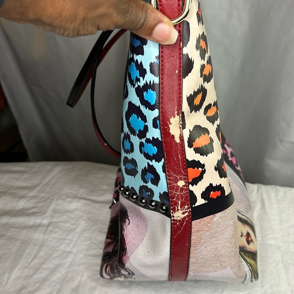 NWT NICOLE LEE “Sketch Book” print design large tote. Adjustable strap included. - Picture 9 of 16